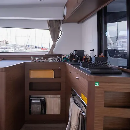 بوتيل Seaview Suites Marina *