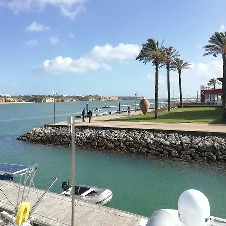Seaview Suites Marina Bådhotel